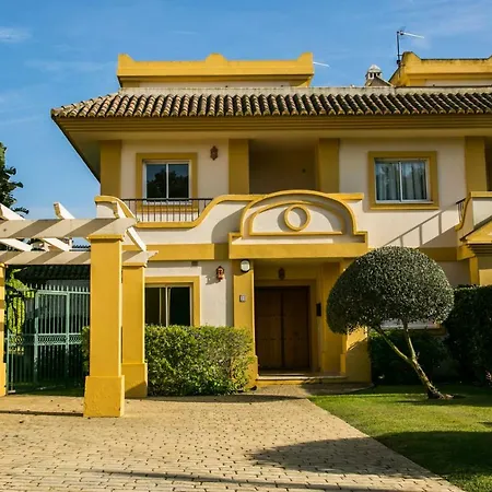 Βίλα San Roque Club